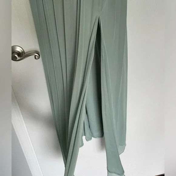 David’s Bridal sage green bridesmaids dress - Picture 9 of 9